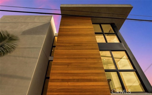 946 8th Street, Hermosa Beach, California 90254, 4 Bedrooms Bedrooms, ,3 BathroomsBathrooms,Residential,Sold,8th,SB20005641