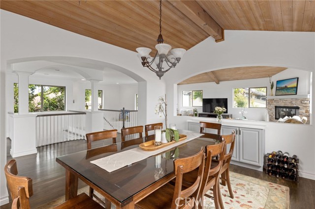 952 15th Street, Hermosa Beach, California 90254, 4 Bedrooms Bedrooms, ,3 BathroomsBathrooms,Residential,Sold,15th,SB20106766
