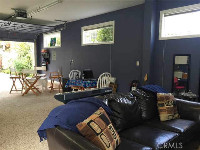 Bonus room with more windows and all carpeted