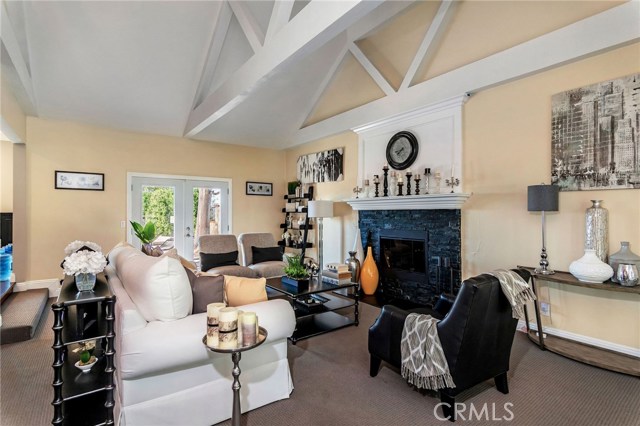 Exposed beam and Truss give a upscale country feel to the high ceilings.