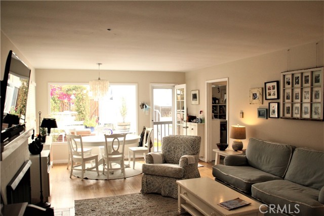 532 Marine Avenue, Manhattan Beach, California 90266, 3 Bedrooms Bedrooms, ,1 BathroomBathrooms,Residential,Sold,Marine Avenue,SB21085787