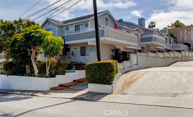 1924 Mathews Avenue, Redondo Beach, California 90278, 3 Bedrooms Bedrooms, ,2 BathroomsBathrooms,Residential,Sold,Mathews,SB19050062