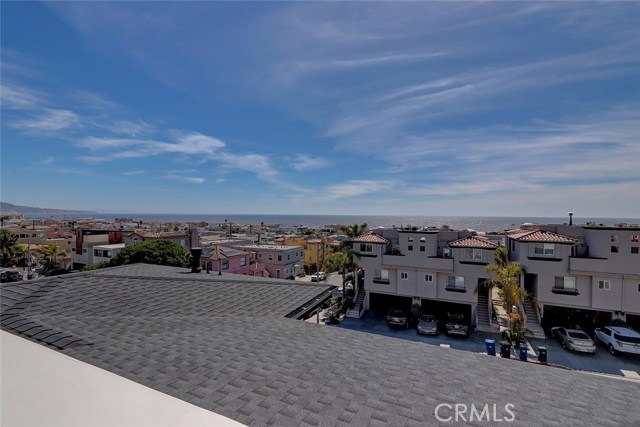 303 10th Street, Hermosa Beach, California 90254, 4 Bedrooms Bedrooms, ,3 BathroomsBathrooms,Residential,Sold,10th,SB20101813