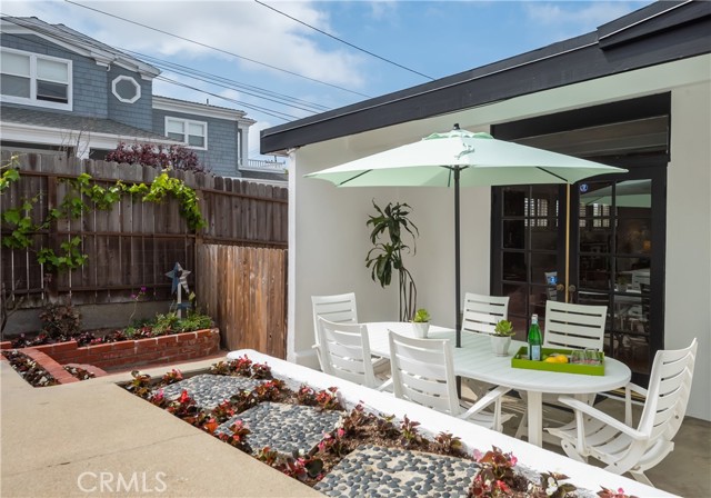 1420 2nd Street, Manhattan Beach, California 90266, 5 Bedrooms Bedrooms, ,3 BathroomsBathrooms,Residential,Sold,2nd,SB21088439