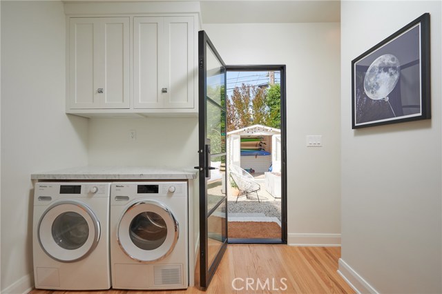 925 15th Place, Hermosa Beach, California 90254, 2 Bedrooms Bedrooms, ,1 BathroomBathrooms,Residential,Sold,15th,SB20221985