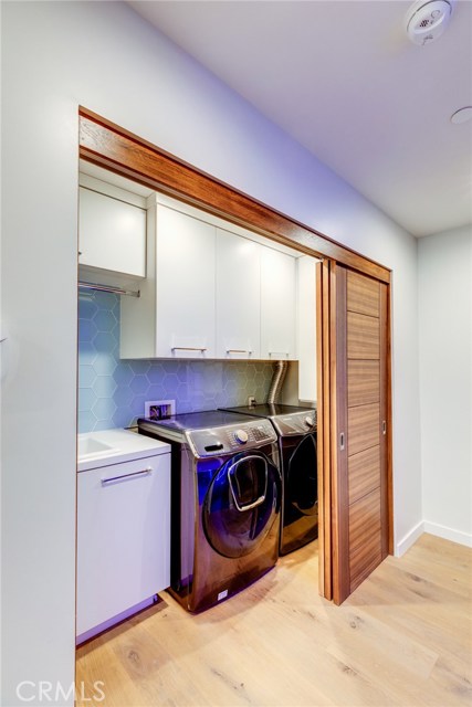 728 Lucia Avenue, Redondo Beach, California 90277, 4 Bedrooms Bedrooms, ,2 BathroomsBathrooms,Residential,Sold,Lucia,SB19142889