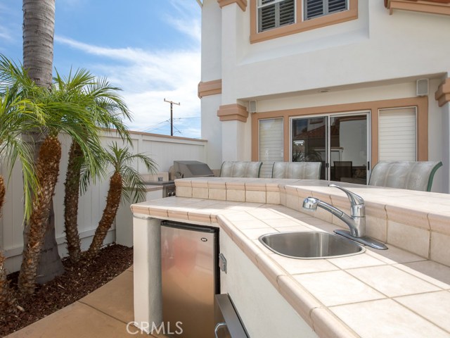 1719 Clark Lane, Redondo Beach, California 90278, 4 Bedrooms Bedrooms, ,2 BathroomsBathrooms,Residential,Sold,Clark,SB18063897