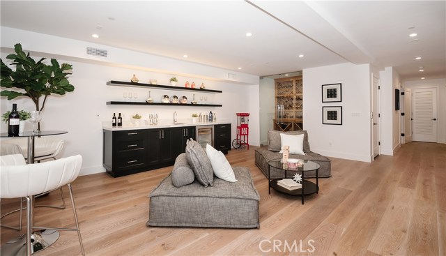 617 31st Street, Manhattan Beach, California 90266, 7 Bedrooms Bedrooms, ,2 BathroomsBathrooms,Residential,Sold,31st,SB20084953