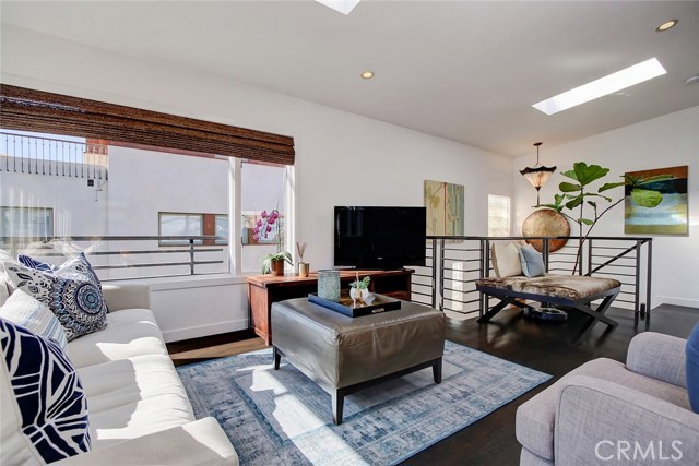 417 27th Street, Manhattan Beach, California 90266, 3 Bedrooms Bedrooms, ,1 BathroomBathrooms,Residential,Sold,27th,SB21023616