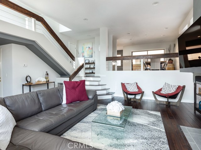 1923 Marshallfield Lane, Redondo Beach, California 90278, 3 Bedrooms Bedrooms, ,2 BathroomsBathrooms,Residential,Sold,Marshallfield,SB20084915