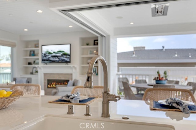 1307 Gertruda Avenue, Redondo Beach, California 90277, 5 Bedrooms Bedrooms, ,1 BathroomBathrooms,Residential,Sold,Gertruda,SB21076858