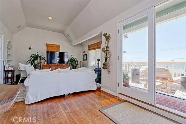 2722 Hermosa Avenue, Hermosa Beach, California 90254, 4 Bedrooms Bedrooms, ,2 BathroomsBathrooms,Residential,Sold,Hermosa,SB17280753