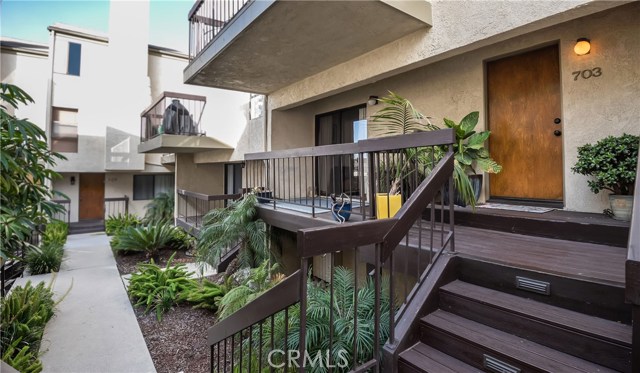 703 4th Street, Hermosa Beach, California 90254, 2 Bedrooms Bedrooms, ,2 BathroomsBathrooms,Residential,Sold,4th,SB21006412