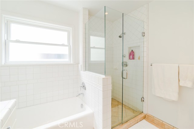 126 8th Street, Hermosa Beach, California 90254, 2 Bedrooms Bedrooms, ,2 BathroomsBathrooms,Residential,Sold,8th,SB18121226