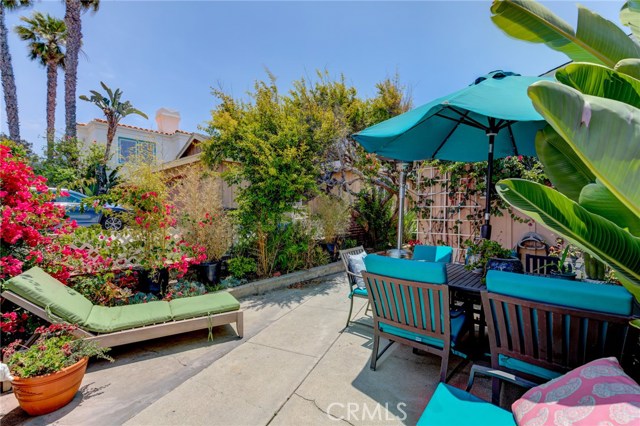 1965 Manhattan Avenue, Hermosa Beach, California 90254, 3 Bedrooms Bedrooms, ,2 BathroomsBathrooms,Residential,Sold,Manhattan,SB20021506