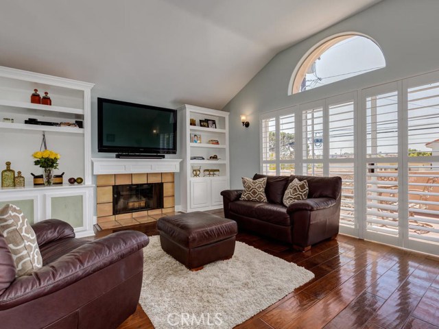 1715 Clark Lane, Redondo Beach, California 90278, 3 Bedrooms Bedrooms, ,1 BathroomBathrooms,Residential,Sold,Clark,SB20169351