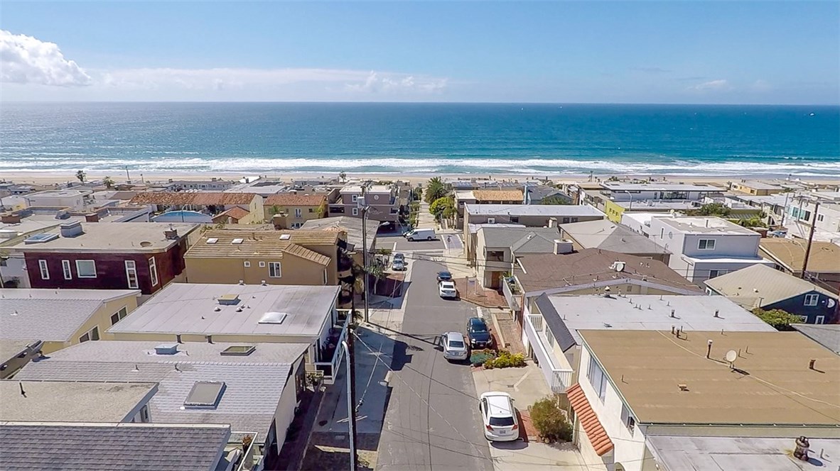 324 34th Street, Manhattan Beach, California 90266, 3 Bedrooms Bedrooms, ,2 BathroomsBathrooms,Residential,Sold,34th,SB18059206