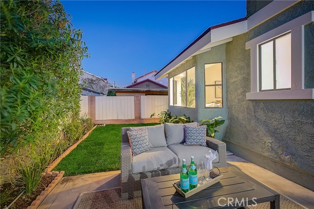 2215 Huntington Lane, Redondo Beach, California 90278, 3 Bedrooms Bedrooms, ,2 BathroomsBathrooms,Residential,Sold,Huntington,PW21010737