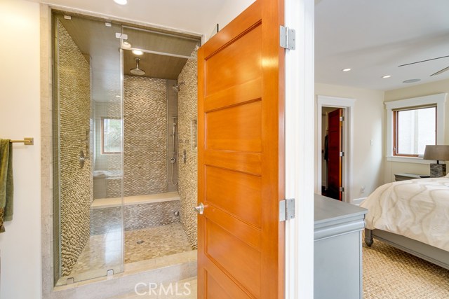 42 15th Street, Hermosa Beach, California 90254, 3 Bedrooms Bedrooms, ,3 BathroomsBathrooms,Residential,Sold,15th,SB18263868