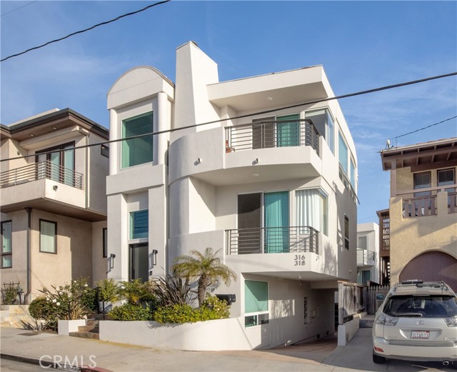 316 26th Street, Hermosa Beach, California 90254, 4 Bedrooms Bedrooms, ,2 BathroomsBathrooms,Residential,Sold,26th,SB21076670