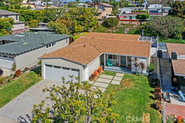 1345 Voorhees Avenue, Manhattan Beach, California 90266, 3 Bedrooms Bedrooms, ,2 BathroomsBathrooms,Residential,Sold,Voorhees,SB21074353