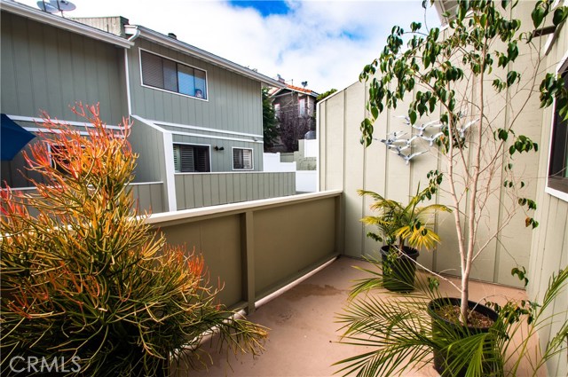 714 Irena Avenue, Redondo Beach, California 90277, 2 Bedrooms Bedrooms, ,3 BathroomsBathrooms,Residential,Sold,Irena,PV20136752