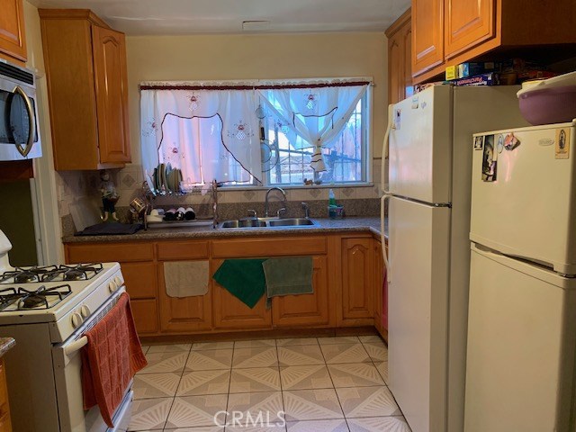 3 Bed Home for Sale in Compton, California