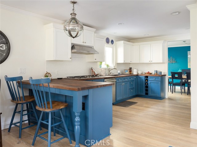 816 Knob Hill Avenue, Redondo Beach, California 90277, 3 Bedrooms Bedrooms, ,2 BathroomsBathrooms,Residential,Sold,Knob Hill,SB21051287