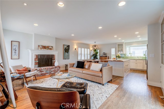 429 20th Street, Manhattan Beach, California 90266, 3 Bedrooms Bedrooms, ,1 BathroomBathrooms,Residential,Sold,20th,SB20228436
