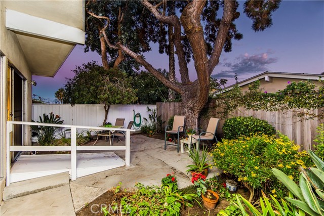 724 13th Street, Manhattan Beach, California 90266, 4 Bedrooms Bedrooms, ,2 BathroomsBathrooms,Residential,Sold,13th,SB17253786