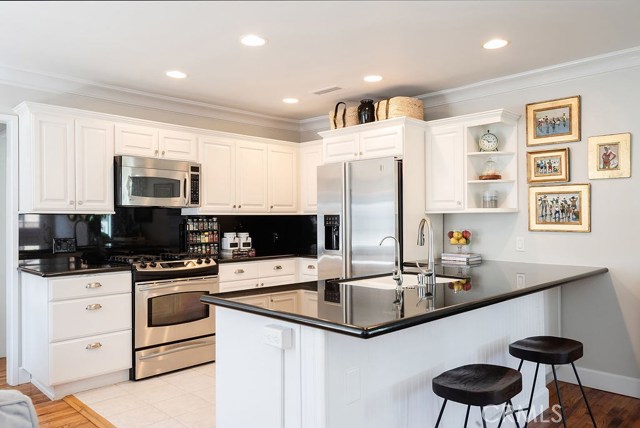 1641 Haynes Lane, Redondo Beach, California 90278, 2 Bedrooms Bedrooms, ,Residential,Sold,Haynes,SB20135411