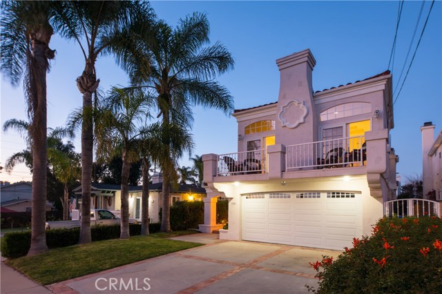 1021 Avenue D, Redondo Beach, California 90277, 4 Bedrooms Bedrooms, ,2 BathroomsBathrooms,Residential,Sold,Avenue D,SB21005310