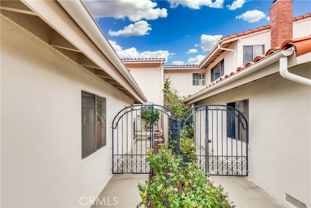 23 Via Granada, Rolling Hills Estates, California 90274, 3 Bedrooms Bedrooms, ,3 BathroomsBathrooms,Residential,Sold,Via Granada,TR21006057
