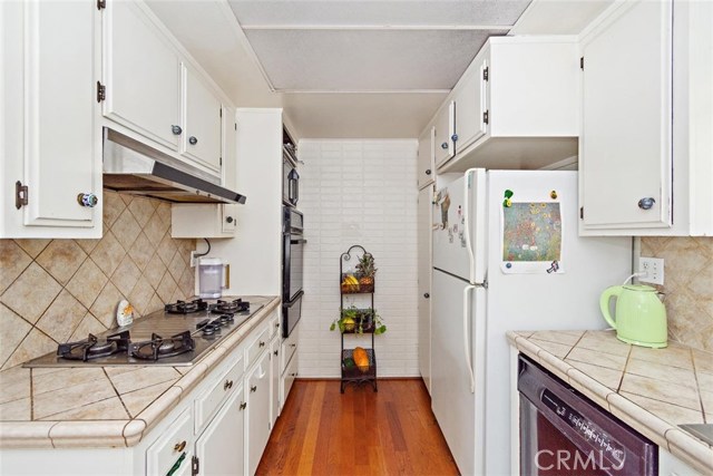 959 2nd Street, Hermosa Beach, California 90254, 5 Bedrooms Bedrooms, ,2 BathroomsBathrooms,Residential,Sold,2nd,SB20190726