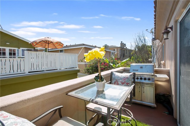 1505 Rindge Lane, Redondo Beach, California 90278, 3 Bedrooms Bedrooms, ,2 BathroomsBathrooms,Residential,Sold,Rindge,SB19188272