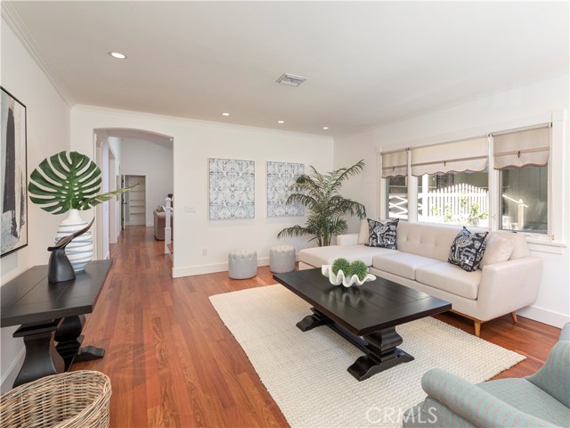 2713 Oak Avenue, Manhattan Beach, California 90266, 4 Bedrooms Bedrooms, ,2 BathroomsBathrooms,Residential,Sold,Oak,SB19125153