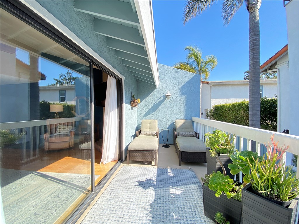 118 Guadalupe Avenue, Redondo Beach, California 90277, 3 Bedrooms Bedrooms, ,1 BathroomBathrooms,Residential,Sold,Guadalupe,SB21023085