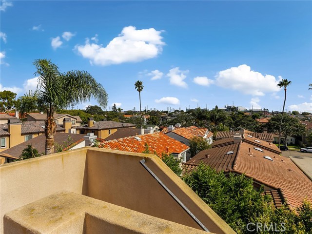 512 Juanita Avenue, Redondo Beach, California 90277, 3 Bedrooms Bedrooms, ,3 BathroomsBathrooms,Residential,Sold,Juanita,SB17222530