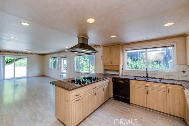 5669 Whitecliff Drive, Rancho Palos Verdes, California 90275, 4 Bedrooms Bedrooms, ,3 BathroomsBathrooms,Residential,Sold,Whitecliff,PV17220054