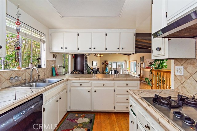 959 2nd Street, Hermosa Beach, California 90254, 5 Bedrooms Bedrooms, ,2 BathroomsBathrooms,Residential,Sold,2nd,SB20190726