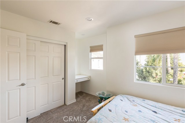 Bedroom 3 w/ Built-In Desk