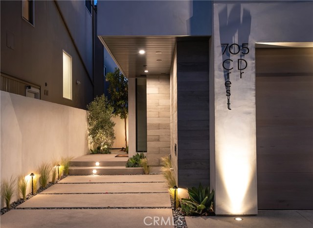 705 Crest Drive, Manhattan Beach, California 90266, 5 Bedrooms Bedrooms, ,2 BathroomsBathrooms,Residential,Sold,Crest,SB20098855