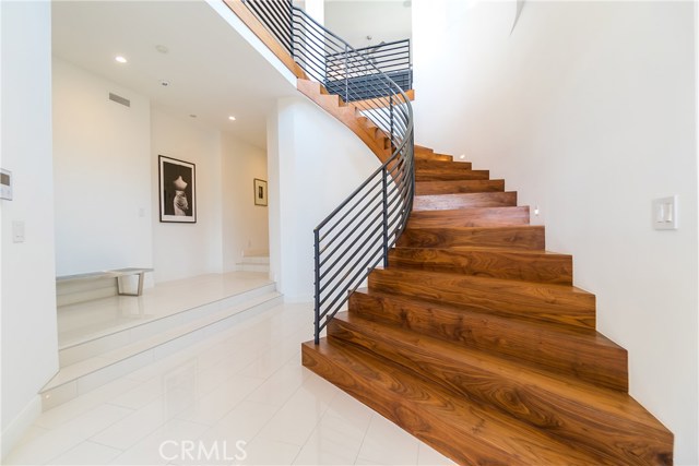 2524 Manhattan Avenue, Hermosa Beach, California 90254, 5 Bedrooms Bedrooms, ,3 BathroomsBathrooms,Residential,Sold,Manhattan,SB18096858