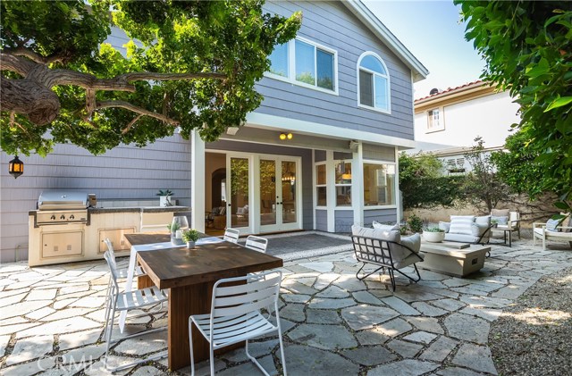2004 Manzanita Lane, Manhattan Beach, California 90266, 5 Bedrooms Bedrooms, ,3 BathroomsBathrooms,Residential,Sold,Manzanita,SB20222651