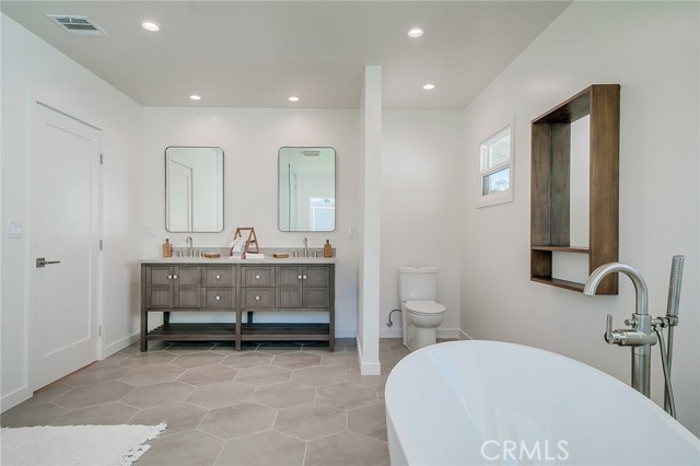 11 Shadow Lane, Rolling Hills Estates, California 90274, 6 Bedrooms Bedrooms, ,4 BathroomsBathrooms,Residential,Sold,Shadow,PV21020232