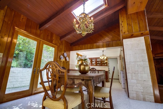 Dining area w skylight