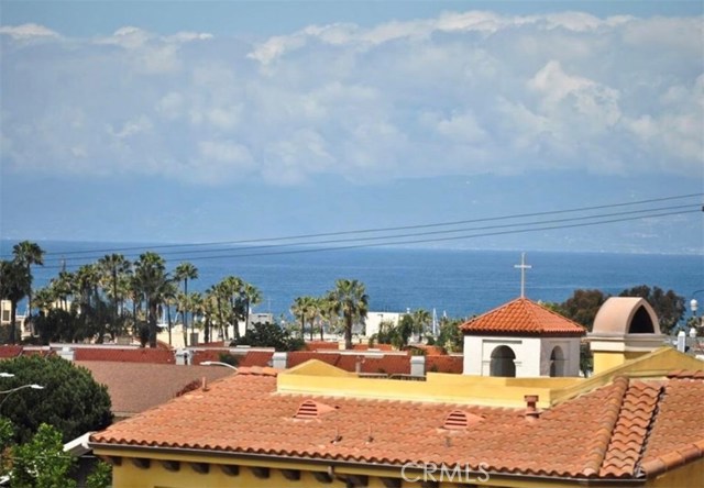 121 Guadalupe Avenue, Redondo Beach, California 90277, 4 Bedrooms Bedrooms, ,3 BathroomsBathrooms,Residential,Sold,Guadalupe,PV19189525