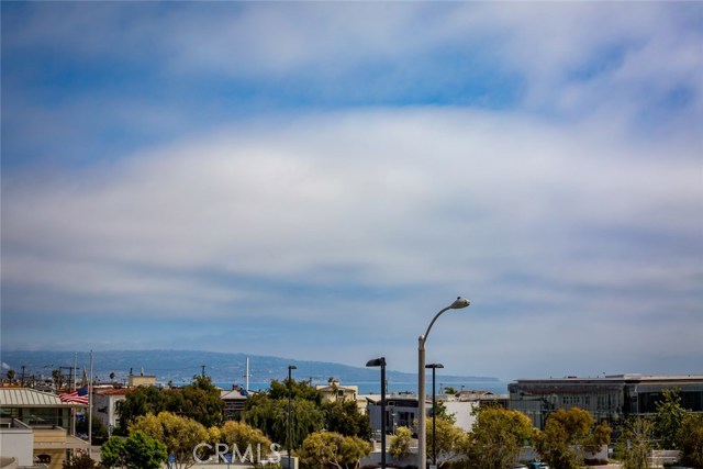 413 15th Street, Manhattan Beach, California 90266, 3 Bedrooms Bedrooms, ,3 BathroomsBathrooms,Residential,Sold,15th,SB17116967