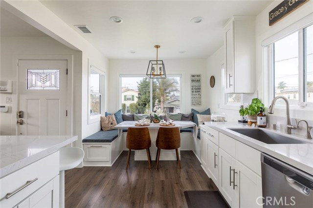 1012 Avenue C, Redondo Beach, California 90277, 4 Bedrooms Bedrooms, ,2 BathroomsBathrooms,Residential,Sold,Avenue C,SB19263287