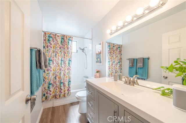 1 Bed Home for Sale in Los Feliz, California